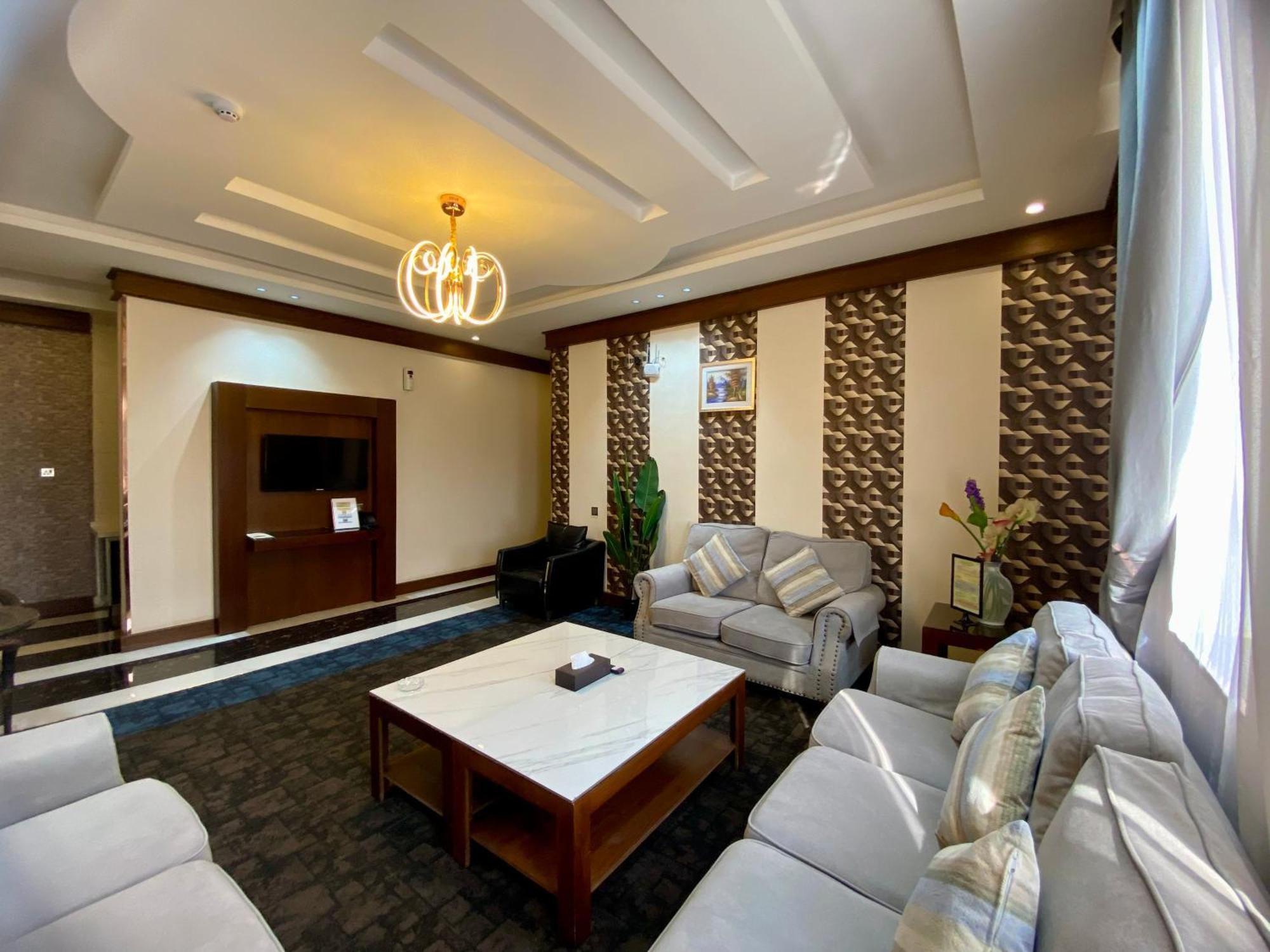 Aral Hotel Apartments Tabuk Exteriér fotografie