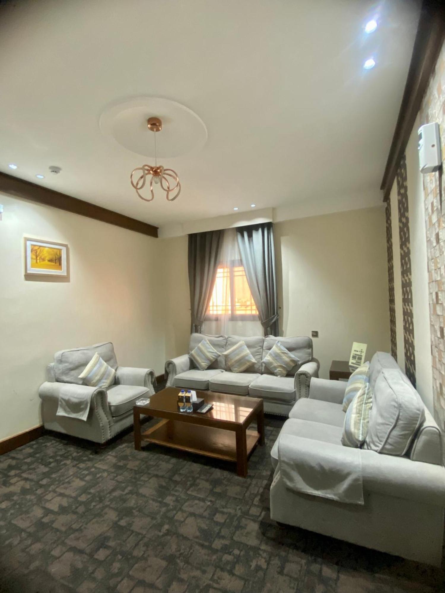 Aral Hotel Apartments Tabuk Exteriér fotografie