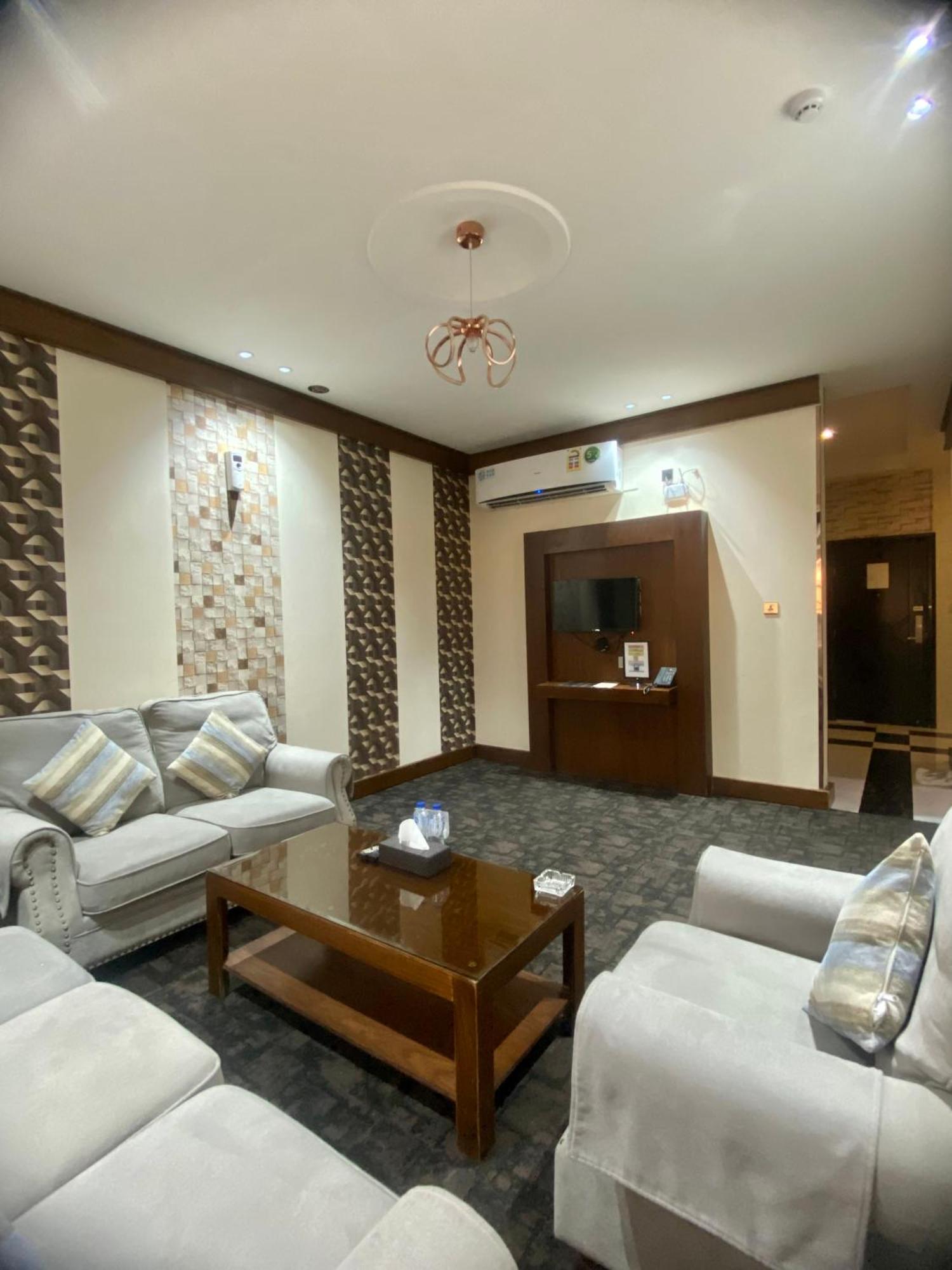 Aral Hotel Apartments Tabuk Exteriér fotografie