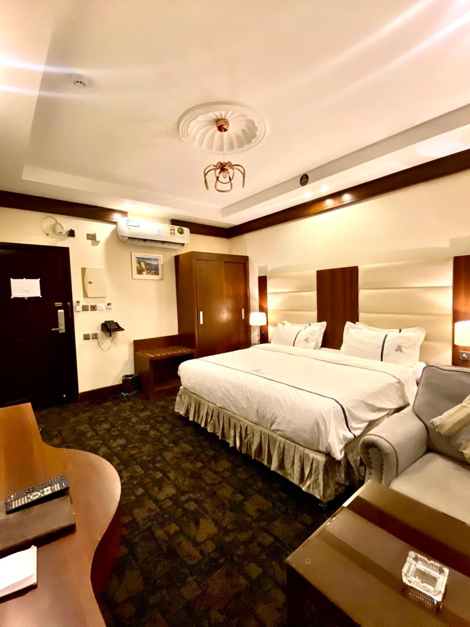 Aral Hotel Apartments Tabuk Exteriér fotografie